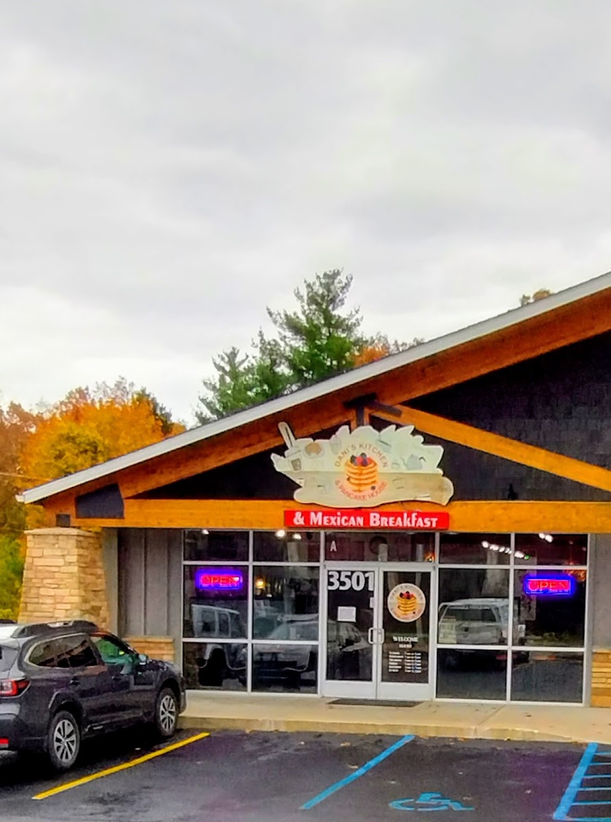 Dani's Kitchen And Pancake House
